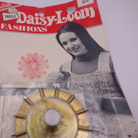 Vintage Susan Bates Daisy-Loom Fashions with Directions & Original Packaging - Picture 3 of 11